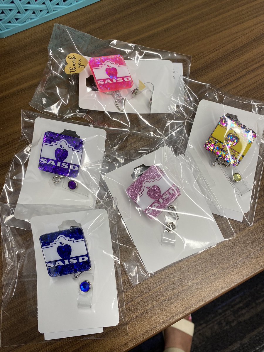 Iris N. Zepeda tweet media