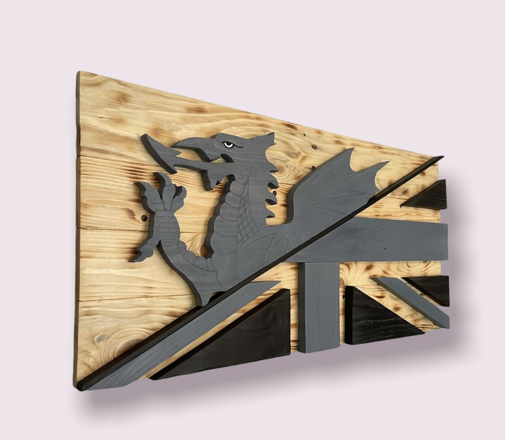 JaysCstmCreate's tweet photo. Welsh and Union Flag combined to give a unique hybrid combo. 🏴󠁧󠁢󠁷󠁬󠁳󠁿🇬🇧
#walesflag #unionflag #unionjack #flags #woodworking #hybridflag https://t.co/f8yb6mby7P