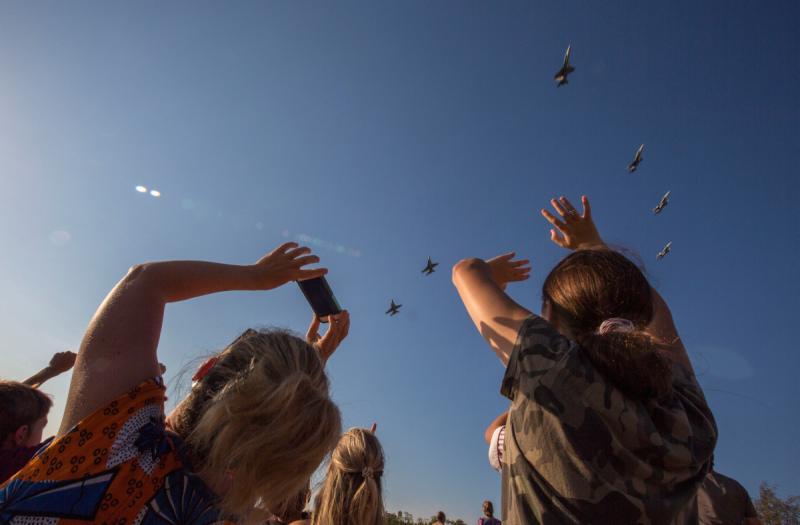 Après la #NouvelleCalédonie, les Rafale français sont en #Australie où ils participent à l'exercice #PitchBlack2022. Une réponse alliée aux tirs de missiles chinois autour de #Taiwan
ainsi-va-le-monde.blogspot.com 
<a href="/Bastien_VDK/">Bastien Vandendyck</a> <a href="/lesignaleurblog/">Le signaleur</a> <a href="/Armee_de_lair/">Armée de l'Air et de l'Espace</a> <a href="/CEM_AAE/">Chef d'état-major armée de l'Air et de l'Espace</a> <a href="/Emdupuy/">Dupuy Emmanuel</a>