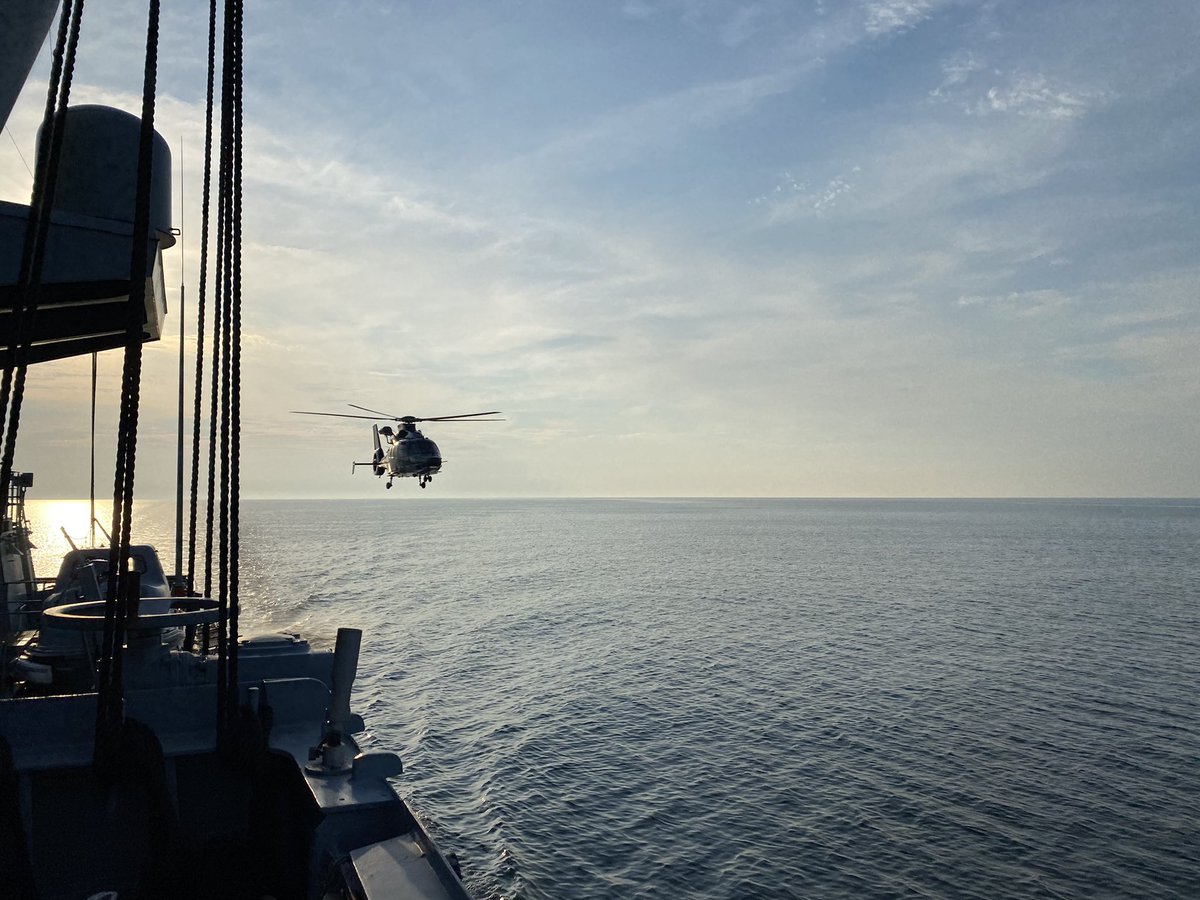 BibiSeifert's tweet image. Ansonsten haben wir einige seemännische Manöver durchführen können. Unter anderem in Kooperation mit der lettischen Marine und Flugbetrieb mit der Bundespolizei #Bundespolizei #korvette #P07 @K130_Bravo