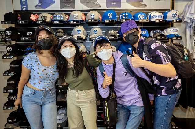 TECcampusQRO's tweet photo. ¡Nos vestimos de azul en el 4° aniversario de nuestra TecStore! 🧢💙
#TecStore #TecLife https://t.co/tGpZoUONUN