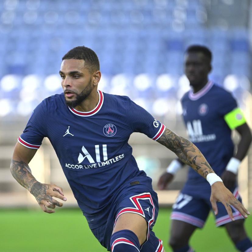 FulhamFC_France's tweet photo. Rumeur mercato du jour : 
Layvin Kurzawa 🇫🇷 29 ans arrière gauche (PSG)
#Fulham #FFC #PSG https://t.co/wCzauzbueR