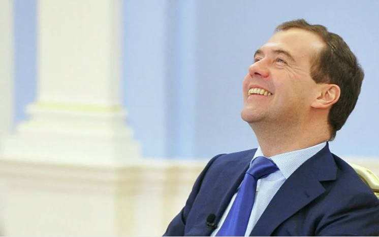 Давыдов Юрий on Twitter: \"Медведев ошибся в прогнозах. Полчаса назад он ...