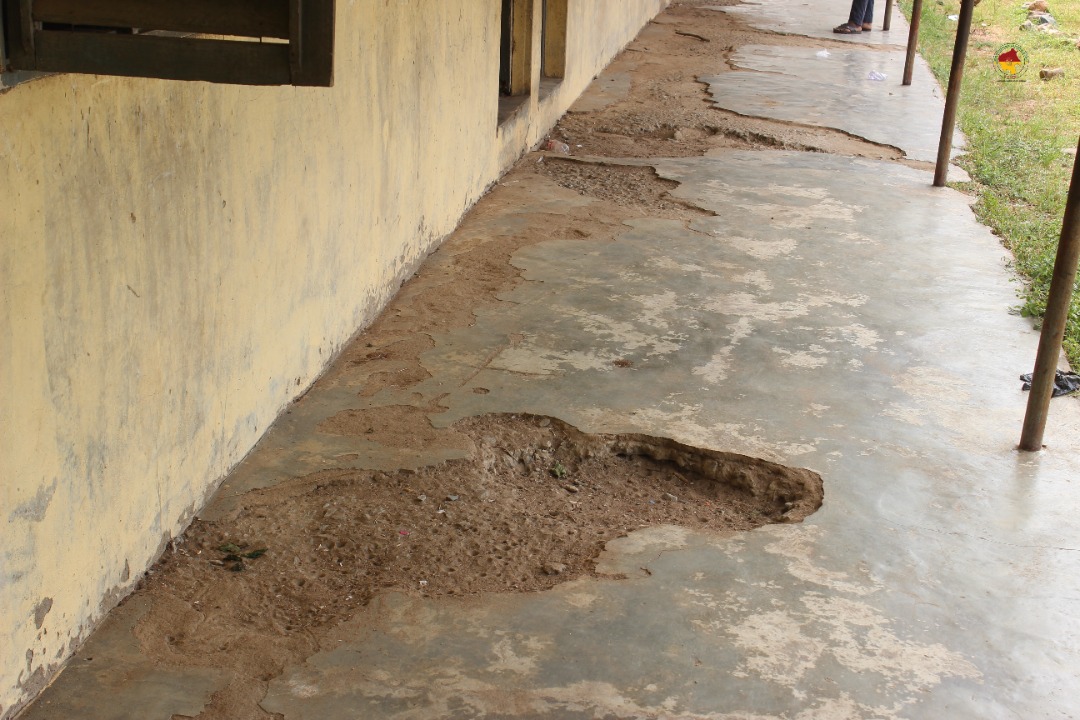 oyogowa's tweet photo. The Pathetic State of Ilaju Pry school, Ido

The fate of pupils at Ilaju Primary School, Ido LGA is crawling as the only public elementary school in the town is gradually falling off. Some of the old classrooms have collapsed while the remaining one is due for renovation. https://t.co/888bMZjklO