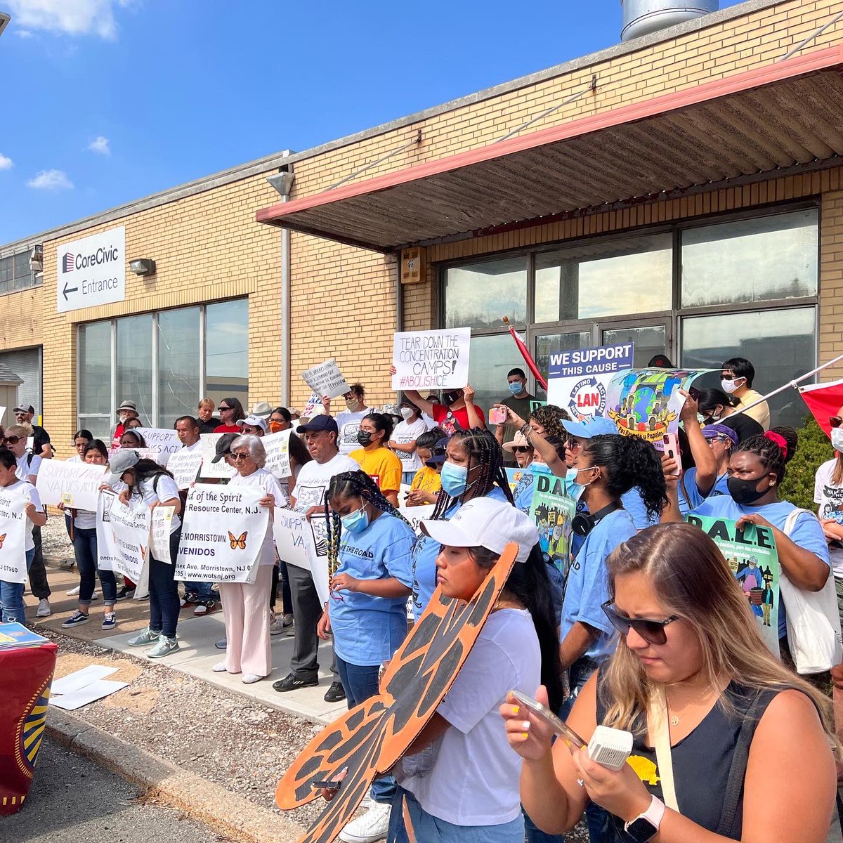 💥WEEKEND RECAP💥 

As we commemorated the one year anniversary of the NJ Detention Ban this Saturday, we know that immigrants can and have won before.

But our work doesn’t end with this. We’re calling for the passage of the #ValuesAct and #NewWayForwardAct NOW🗣

#ABOLISHICE