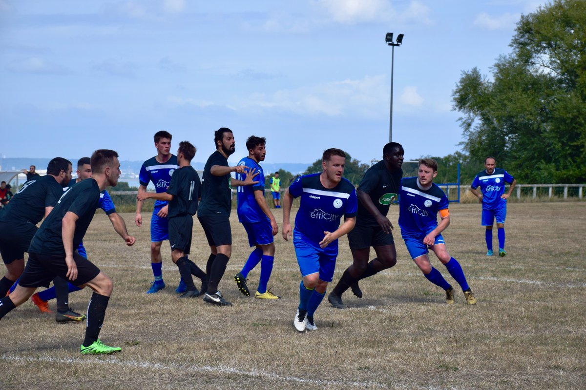 CSHonfleur's tweet photo. 🏆 𝗩𝗶𝗰𝘁𝗼𝗶𝗿𝗲 𝗱𝘂 𝗖𝗦𝗛 ce dimanche sur la pelouse de l'US Villerville (10-0).

⚽️ E.Lechevalier (x3), T.Martin (x2), R.Chalot, Q.Benaïchouche, F.Bouffenzer, M.Famette, E.Tombois

👌 Bravo à la team. Place au tour suivant !

#EnAvantToute 🔵⚪️ https://t.co/PpE4SwwalV