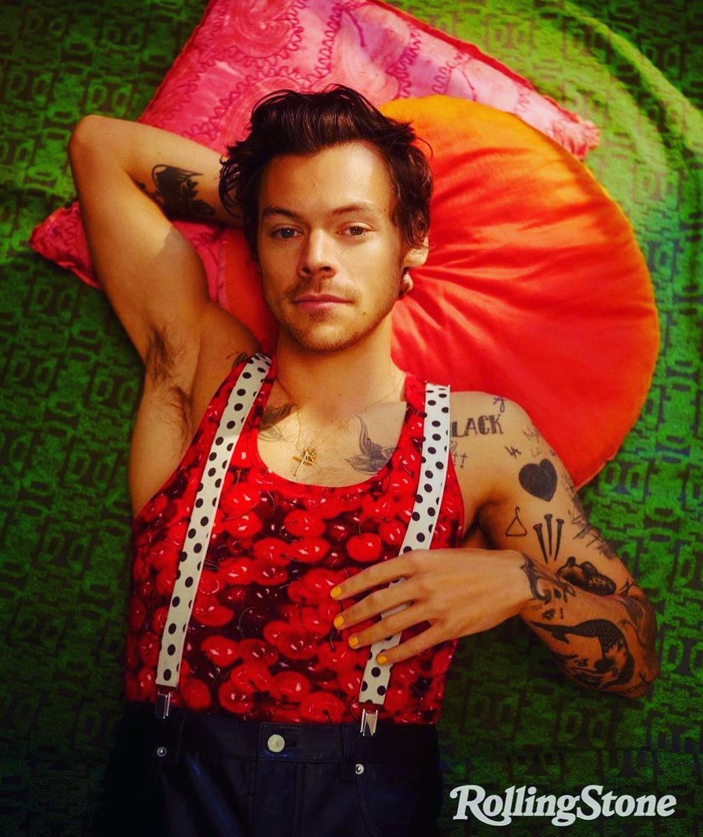 FandomChatter's tweet image. I love these photo from Harry’s Oct/Nov issue of @rollingstone 😍 I need this magazine! What’s everyone favourite photo? 

#harrystyles #rollingstones #magazine #cover #hslot #picture #picoftheday #pic #photography #photoshoot