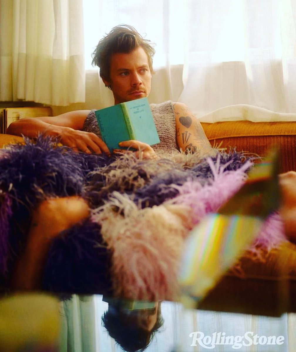 FandomChatter's tweet image. I love these photo from Harry’s Oct/Nov issue of @rollingstone 😍 I need this magazine! What’s everyone favourite photo? 

#harrystyles #rollingstones #magazine #cover #hslot #picture #picoftheday #pic #photography #photoshoot
