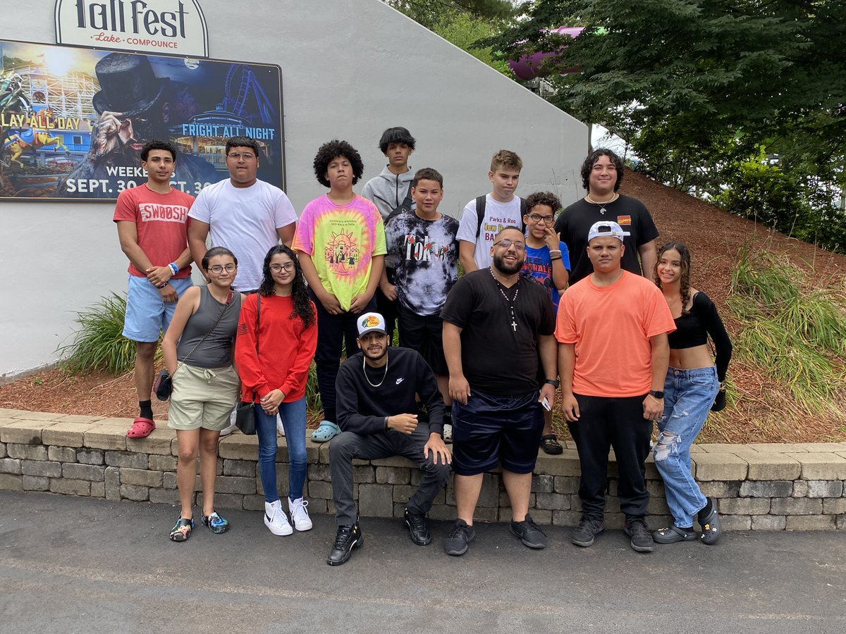 pathwaysenderos's tweet photo. Last Wednesday at one of our favorite places, Lake Compounce! https://t.co/q0W4a02Xhc