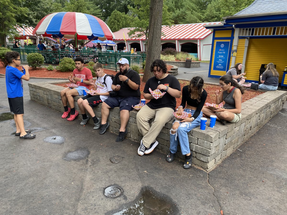 pathwaysenderos's tweet photo. Last Wednesday at one of our favorite places, Lake Compounce! https://t.co/q0W4a02Xhc