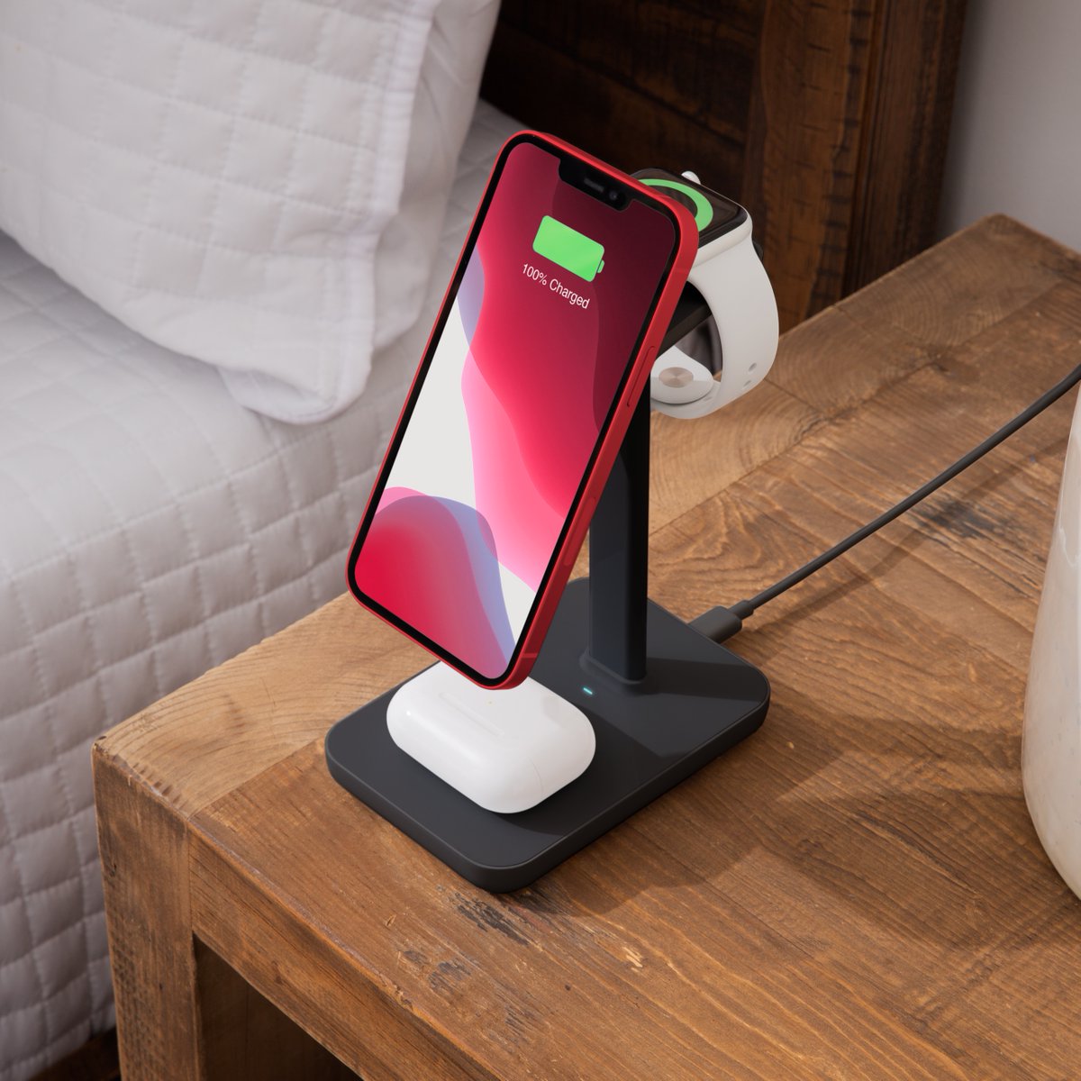 twelvesouth's tweet photo. "The compact design of the #HiRise3 is a feature in itself...The layout means you can effectively charge an #iPhone, #AppleWatch, and a pair of #AirPods in a minimal amount of space." Thanks for sharing @slashgear! Shop now at #TwelveSouth https://t.co/flHmPow3Gi https://t.co/WVwkhJ9wU7