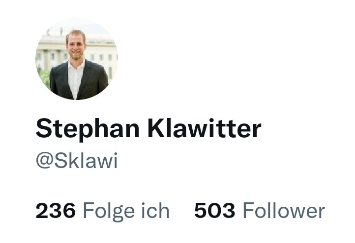 Sklawi's tweet photo. Huch, wann ist das denn passiert? 500 Leute, die schlecht recherchierten Juracontent und mittelmäßige Quasi-Dadjokes ertragen? Dann muss ich damit wohl weiter machen! ❤❤ gehen raus an die beste Bubble! #happy500 https://t.co/cRqGre2xjq