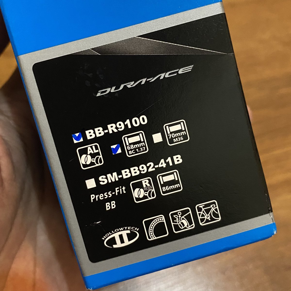 WTS:

Bottom Bracket Shimano Dura-Ace R9100

Kondisi: Brand New In Box
BSA / English Thread / Drat Inggris

Harga: Rp.450.000 NETT

Tokopedia:
tokopedia.link/h7LkbIcgssb

COD hanya di Cimahi. My time, my place. #FNFJB