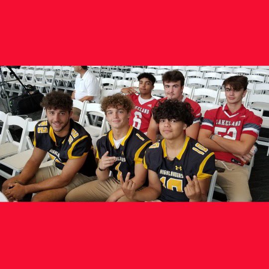 PetronaciSamuel's tweet photo. Great morning @ The Super Football Conference at MetLife Stadium for its annual Sportsmanship & Media Day. Met with journalists, participated in a sportsmanship seminar, & even got to go on the field!! #SFC #SuperFootballConference #NYJets #MetLifeStadium #hsfootball #njfootball https://t.co/WFBRUY1ZIO
