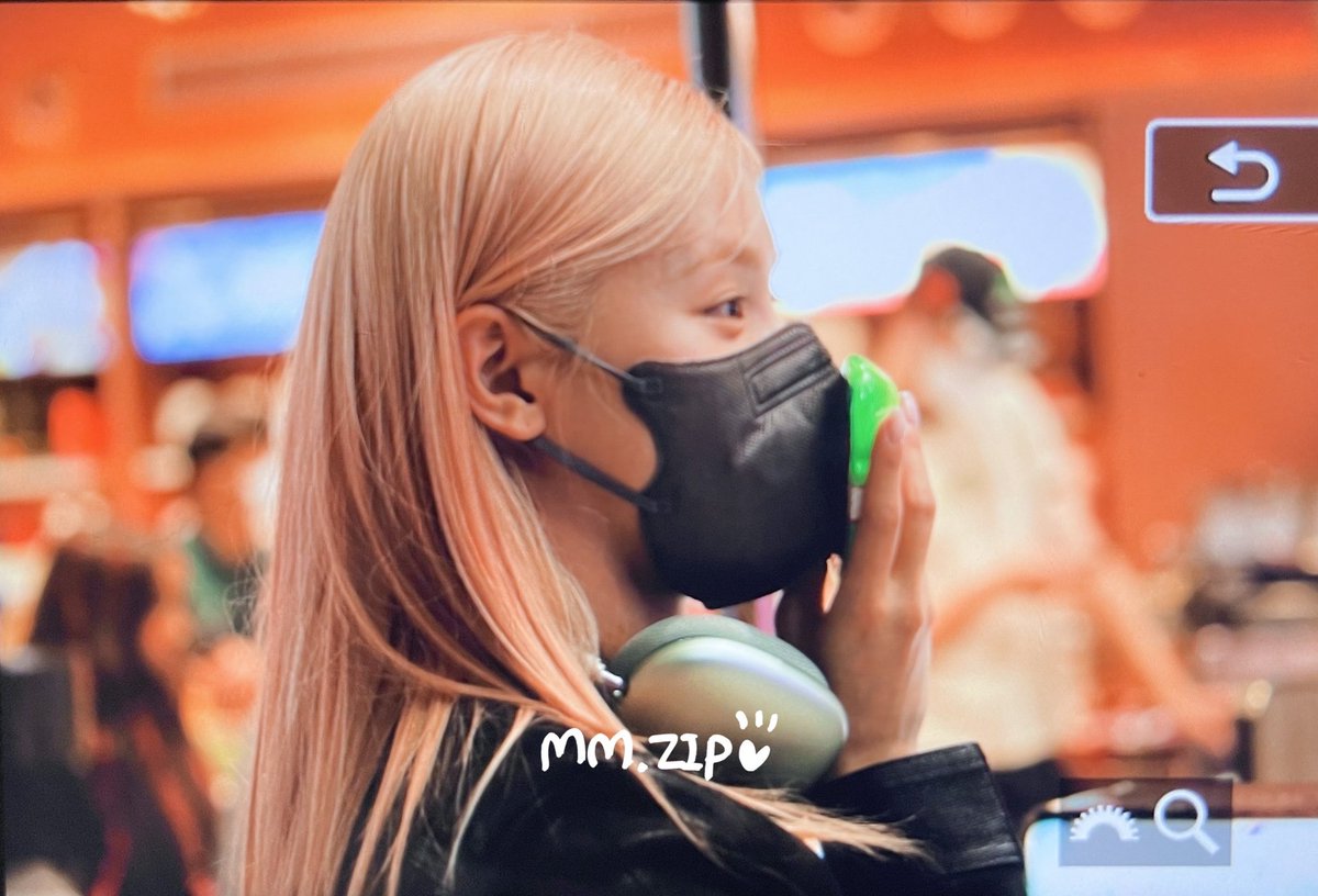 mm_zip97's tweet photo. 220822 

향이 중요한🐰🥰

#미연 #여자아이들 #아이들 
#MIYEON #GIDLE https://t.co/JcLhgzKl2y