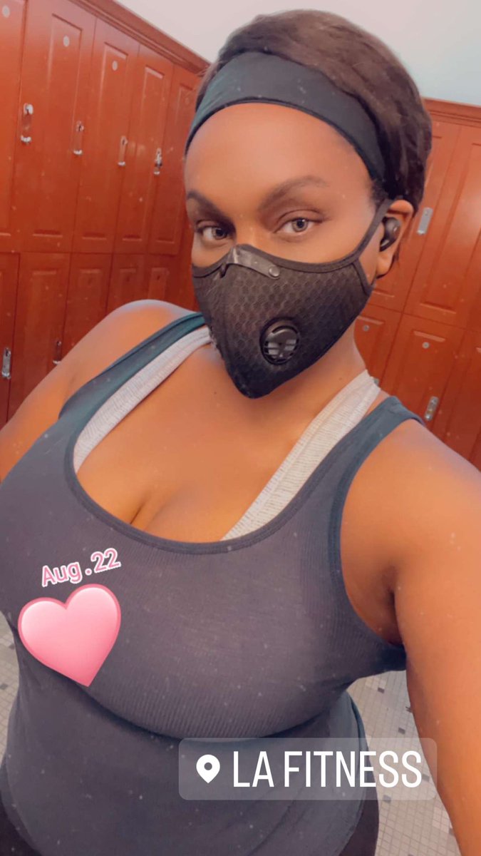 Tee622's tweet photo. Mani/pedi Done now back at the gym! #Therapy #IAintPlaying #GettingSnatched #SingleLife @LAFitness https://t.co/ehyWSpJpK5
