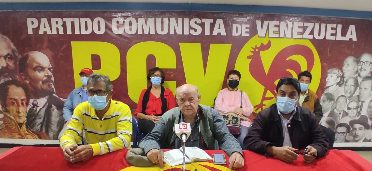 PCV_Venezuela's tweet photo. [Rueda de prensa]  Carlos Lazo: El PCV se adhiere a la convocatoria hecha por los trabajadores de la educación para marchar este martes #23Ago hasta la sede de la #ONAPRE y exigir la derogación del instructivo impuesto por el Gobierno para rebajar derechos laborales y salarios. https://t.co/cRZlb1Aauy