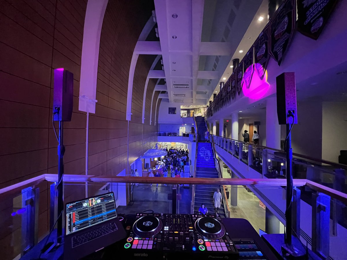 allthingsrnbTX's tweet photo. Happily blasting music throughout the student center lobby, a new happy place. @DJRnB_ @SAA_1923 https://t.co/tPh8Vb1Oci