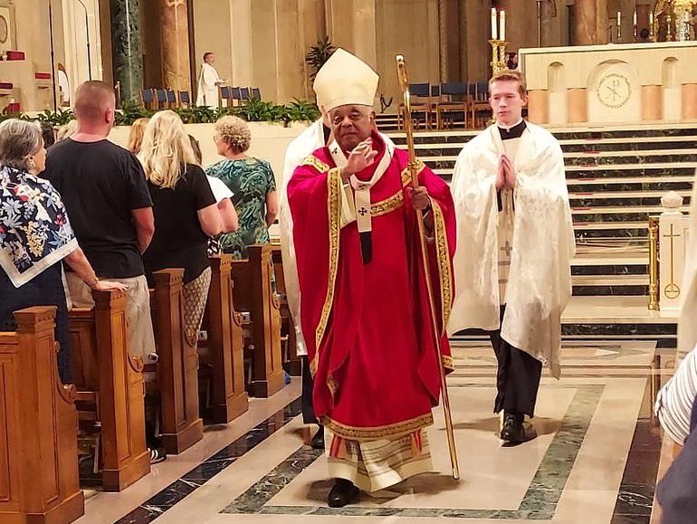 SMSCrusader's tweet photo. Our teachers &amp; staff joined @WashArchdiocese Catholic school leaders, educators, &amp; staff in celebrating the Opening School Mass at @MarysShrine this morning.
Congrats to Mrs. Netta Morelli! She was recognized for her 25 years of service @ADWCathSchools.     #ADWcommUNITY https://t.co/ibHSlyKagw