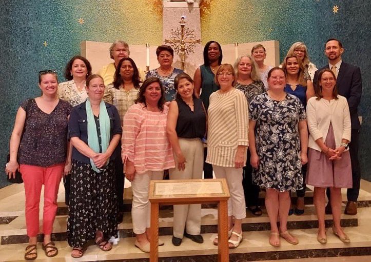 SMSCrusader's tweet photo. Our teachers &amp; staff joined @WashArchdiocese Catholic school leaders, educators, &amp; staff in celebrating the Opening School Mass at @MarysShrine this morning.
Congrats to Mrs. Netta Morelli! She was recognized for her 25 years of service @ADWCathSchools.     #ADWcommUNITY https://t.co/ibHSlyKagw