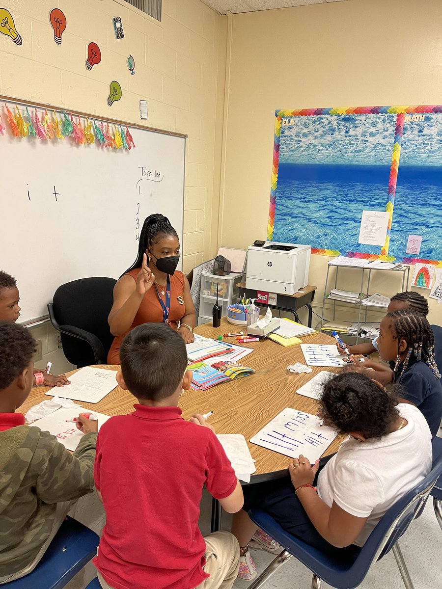 DrSmileyIsLit's tweet image. No sub?!?! No problem! This first grade bunch got all of @HeggertyPA @95percentgroup #Wonders and #smallgroupinstruction today! #CoachSmiley to the rescue! #EveryChildReads #TheAmazingPerkyRace @DrTamaraCandis @Parklane_Eagles @teachcarters2 @asanders_PES