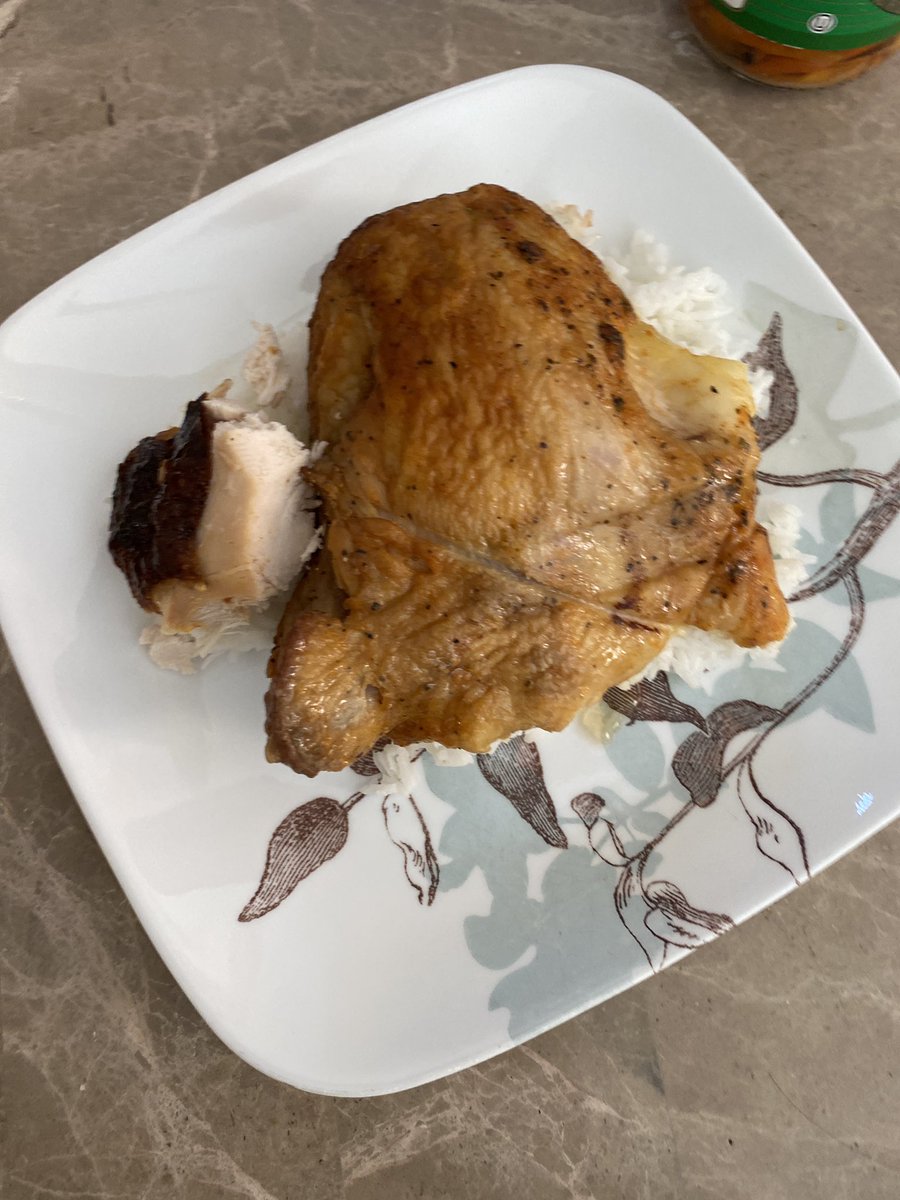 OhHi_AAAAAH's tweet photo. @dagwummy Have some chicken because you are an idiot. https://t.co/xCwqFiprSL