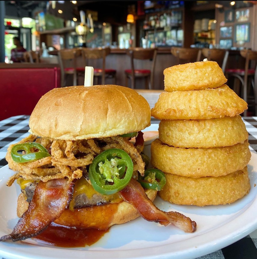 Tag a friend who needs this burger. Shoutout to @eastonfoode for the feature!

#fortydeuce #fortydeucecafe #milkshakegoals #columbusohio #cbuseats #cbusfoodscene #ohioeats #gourmetburgers #columbusfoodie #goodfoodgoodmood #enjoyeaston #eastontownctr @eastontownctr