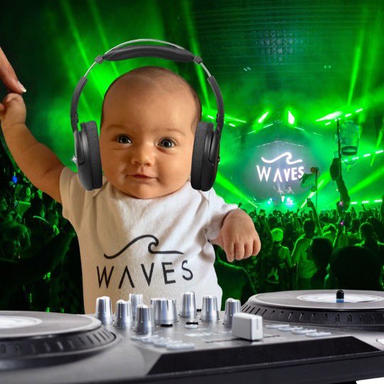 djwavesmusic's tweet photo. Our youngest fan 😭💙 https://t.co/HRDm4d1iKy