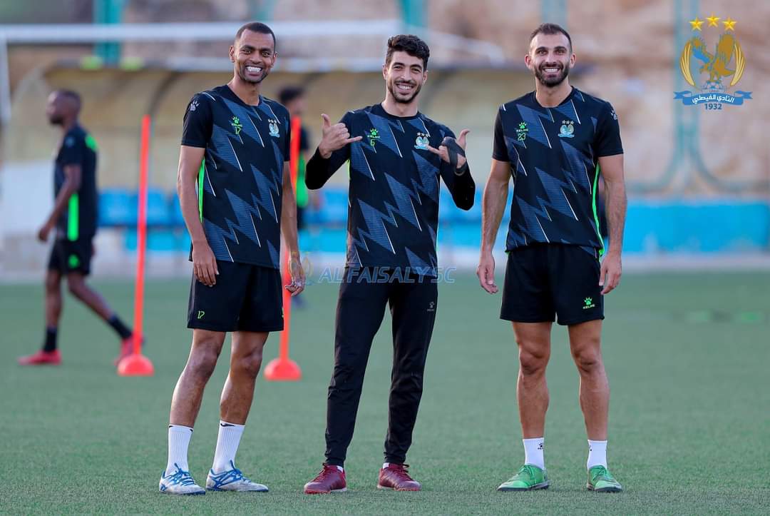 ALFAISALYSCJO's tweet photo. 📸 قوة..جدية..تحدي 💪

فريقنا يستأنف تدريباته إستعداداً لبطولة الدوري.

#الفيصلي 🦅 https://t.co/FhFUdwdCxu