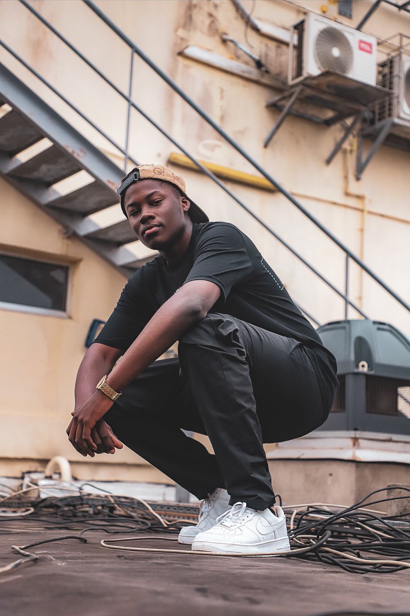 Didibofficial's tweet photo. Pour moi C’est la révélation de l’ANNÉE. Il s’appelle JR LA MELO . Allez le suivre sur son compte Twitter @Jrlowoff Faisons grimper ses abonnés il merite , il a fait le Taf sur en haut 🔥🔥🔥🔥 #Azalakapinhou Bravo Lil Bro 💡🦾 #YoungStar https://t.co/WA36gXUJ48