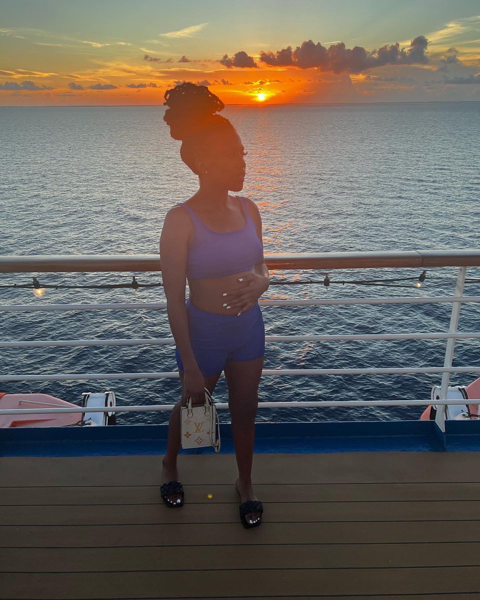 _KASHMONEE's tweet image. Bahamian sunset🇧🇸