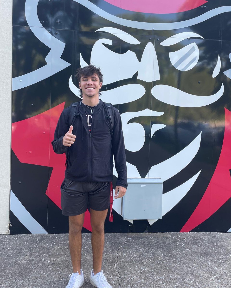 NCAA Baseball tweet media