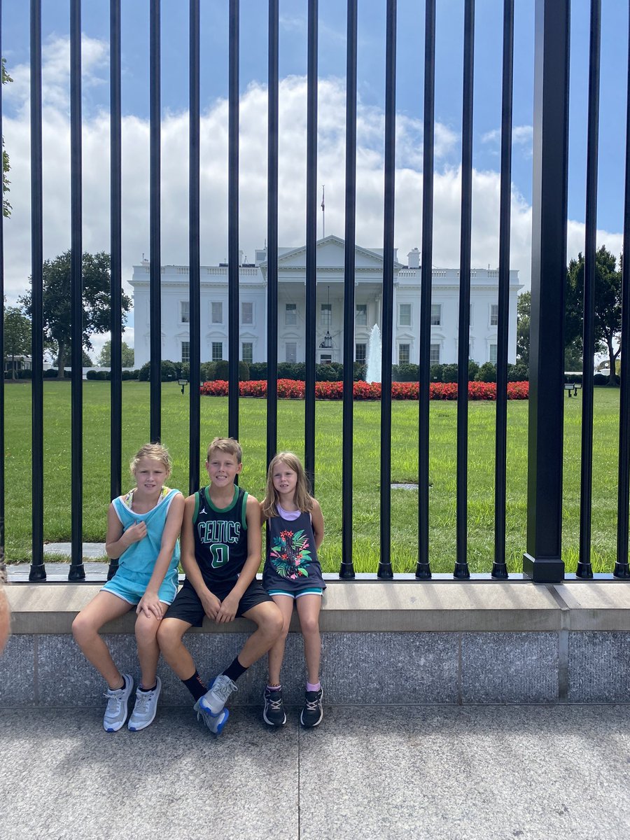 MsKniffen tweet media