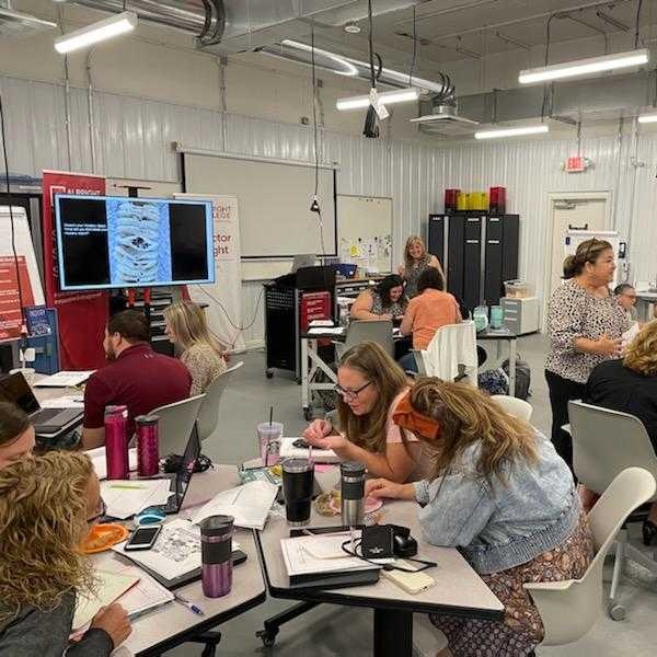 TExpLAlvernia's tweet photo. We had a fantastic morning with the @RDGschools cohort, leveraging Total Experience Learning® to redesign how students learn through inquiry, discovery, and innovation!

#MindsofSRI #innovation #RSDproud #readingpa #berkscounty #education #totalexperiencelearning https://t.co/DBEF40ag95