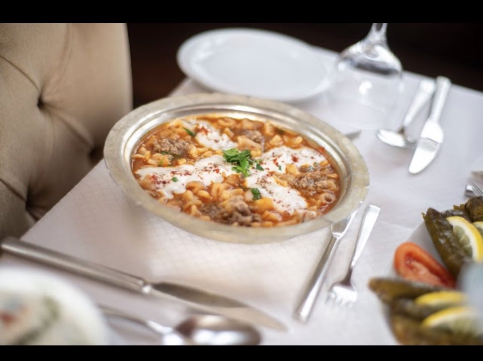 nerdeneye's tweet photo. Rotamızı Çorum’a çeviriyoruz. İskilip Dolması, Çorum Mantısı,Keşkeğiyle yöresel yemekleriyle lezzet şöleni #çorum #yemek #domatesgribi #MansurYavasGoereve #Karsiyaka #nihatsırdar #YasSartiniUnutun @nihatsirdar https://t.co/ARVMcoX6zi
