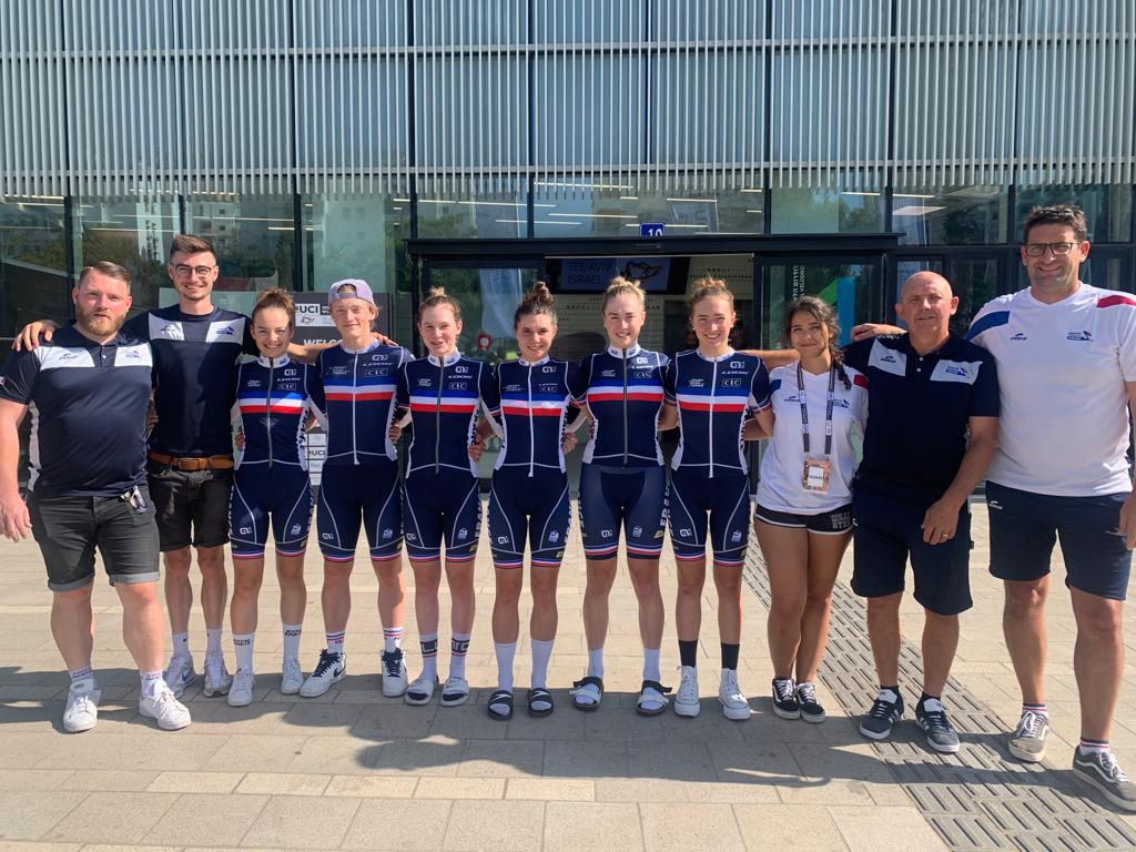 🛬 L'équipe de France est arrivée à Tel-Aviv 🇮🇱 pour y disputer les Championnats du Monde Piste Juniors du 23 au 27 août. #ReleveFFC
