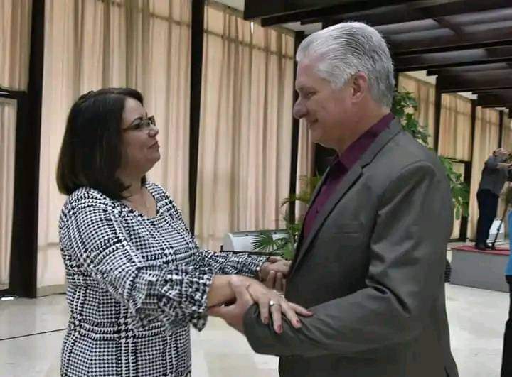 Hoy le fue entregada la Distinción 23 de agosto a nuestra amiga <a href="/agnes_becerra/">Agnes Becerra</a> , mujer que ha dedicado toda su vida a la obra de la Revolución. 
#MujeresEnRevolucion
