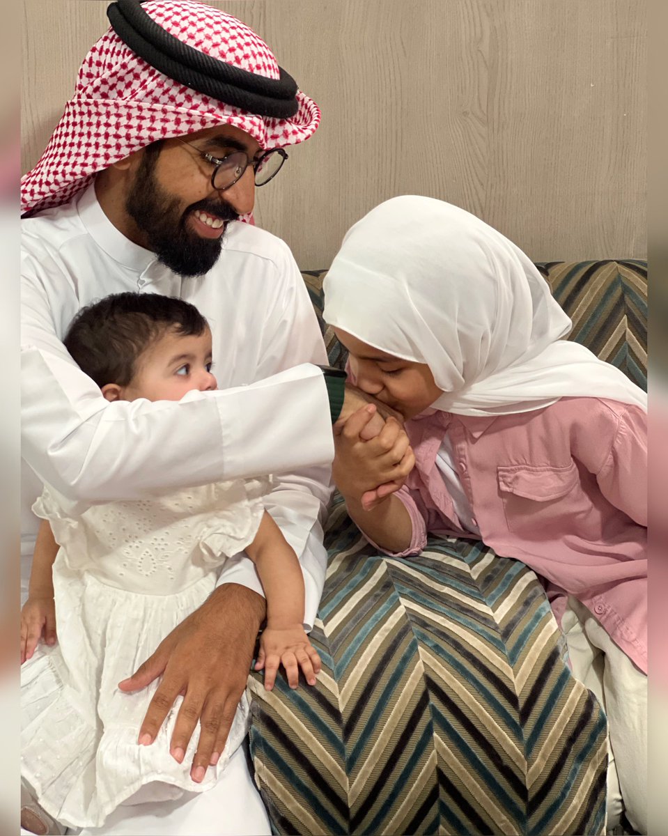 Kh_alshamiri's tweet photo. اليوم بفضل الله قررت بنتي "نوره"
لبس الحجاب 🧕
أسأل الله أن يوفقها ويسترها وبناتنا من كل شر ،،

اليوم إكتمل نوركِ ،، وزدتِ تألقاً ،،
اليوم سرتِ خطوة جديده براقه في طريق الإيمان ،،
هنيئا لكِ الستر ،، وثبتكِ الله يا نور عيني ،،

أسأل الله أن يبارك و يصلح لنا ولكم النية والذرية ✨ https://t.co/15uR5uub04
