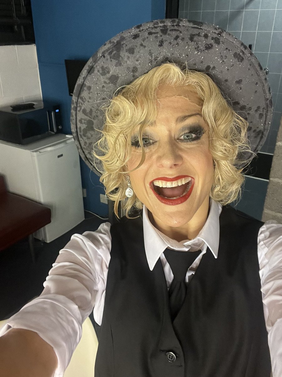 Jenny Gayner (@jennygayner) on Twitter photo Knackered and at home. And it’s only just sinking in that this UK Tour dream role and dream show is over. I’ll hold Lina in my heart (and Larynx) forever. ☔️💋🌹 <a href="/intherainsocial/">SINGIN' IN THE RAIN</a> <a href="/MHARRISON_ENT/">Michael Harrison</a> <a href="/mcleanwilliams/">McLean-Williams Ltd.</a> Knackered and at home. And it’s only just sinking in that this UK Tour dream role and dream show is over. I’ll hold Lina in my heart (and Larynx) forever. ☔️💋🌹 <a href="/intherainsocial/">SINGIN' IN THE RAIN</a> <a href="/MHARRISON_ENT/">Michael Harrison</a> <a href="/mcleanwilliams/">McLean-Williams Ltd.</a>