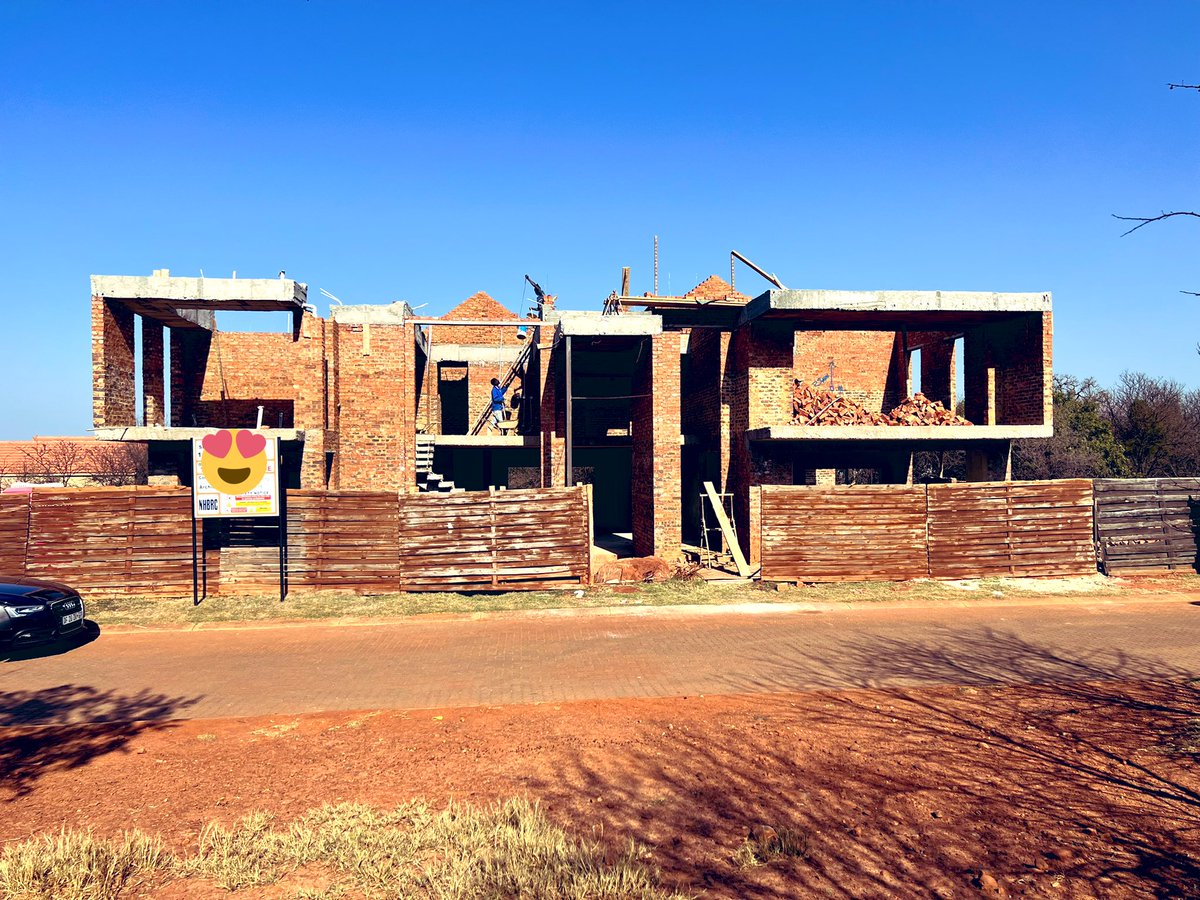 XekiHlongwane's tweet photo. It’s taking shape 🫶🏾🫠😍 @RibyeArchitects https://t.co/nr2BQyXy2p