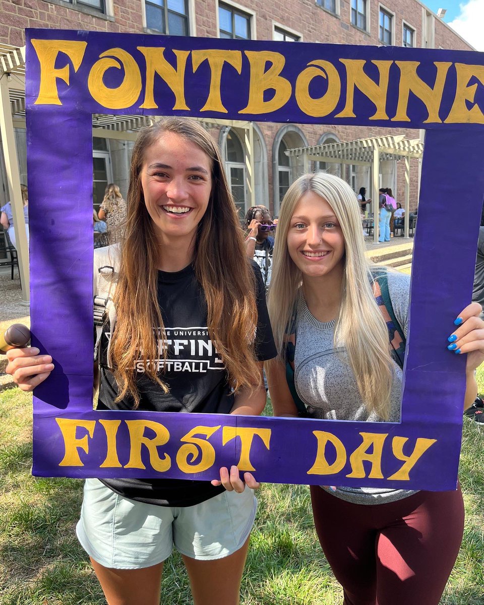 fbuwsoccer's tweet photo. First day of school🤩💜
#UpTheGriffs https://t.co/lVLuyCr4NV