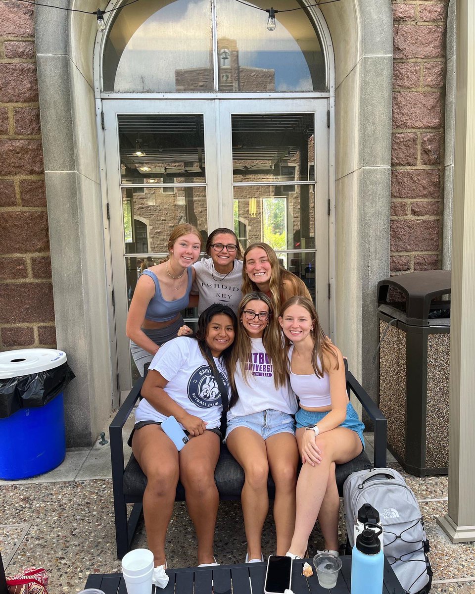 fbuwsoccer's tweet photo. First day of school🤩💜
#UpTheGriffs https://t.co/lVLuyCr4NV