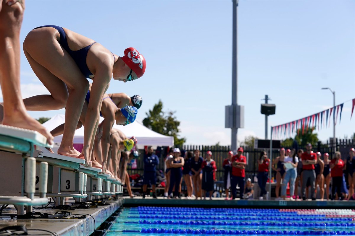 FresnoStateSwim's tweet photo. It’s the start of a new semester and we’re diving right in 😉📝

Welcome back to campus! 

#GoDogs | #ForTheV https://t.co/zgXg1LBNSP