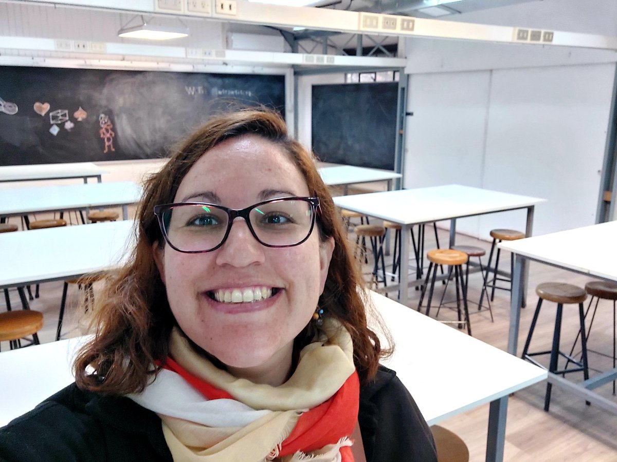 ljimenez83's tweet photo. Hoy usé por primera vez el Laboratorio de Matemáticas que tenemos desde este semestre en el Departamento de Matemáticas @matelaspalmeras @CienciasUChile 🥳 Está increíble, y a mis estudiantes futur@s profesor@s les encantó #labmat #matematicas #calculo #geogebra #experimentacion https://t.co/m2qUPJ1tnl