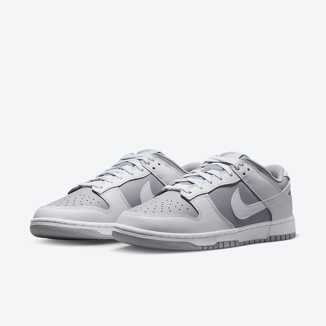 ShoeFiendLA's tweet photo. Nike Dunk Low “Neutral Grey” Follow 👉🏻 @shoefiendla ✨🙌🏼👟💯🔌 #shoefiendla #nike #nikedunklow 

https://t.co/RhAMEfyP89 https://t.co/kfjKPsDWZb