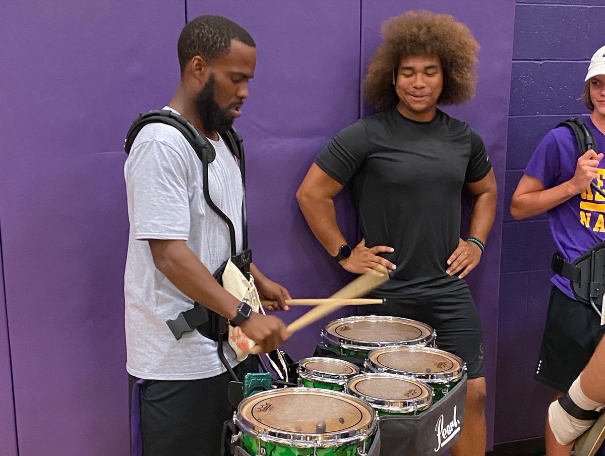 HHS Jump Start Day 2022!! 
Welcome Kewpie Class 2026!
Coach Alvis rocking the tenor drums. #wearehickman #jumpstartday <a href="/KewpAthletics/">Hickman Athletics</a> <a href="/KewpieMedia/">KewpieMedia</a> <a href="/HickmanHS/">Hickman High School</a>