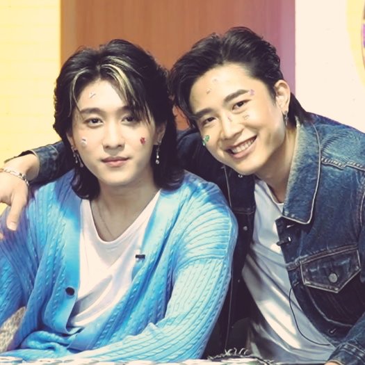 jjusmmfc's tweet photo. I can't move on guys... They look like
" Married Couple Vibe " . #พิเศษกับD7x2JUS #Remember2JUs
#D7x2JUs
#2jkhunchalach #usnttr
#เจเจอัส #ทูเจอัส
#2J #Shape2J #RYM_Us #OurUs https://t.co/5sRPRuqIhD