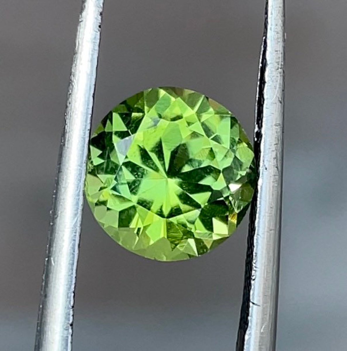 KenshiroMITSUI1's tweet photo. , Faceted Peridot Gift For Her, Round Cut Natural Peridot Gems, Natural Gemstone, Peridot for ring making jewelry,2.10 Carat Peridot.
 #PeridotFacetedPeridot #RingMakingJewelry210 #cut #GemstonePeridot #CaratPeridot #finefacetedgems #EtsyEmail

👉https://t.co/FYgfwLekA2 https://t.co/ZTWdkszKoQ