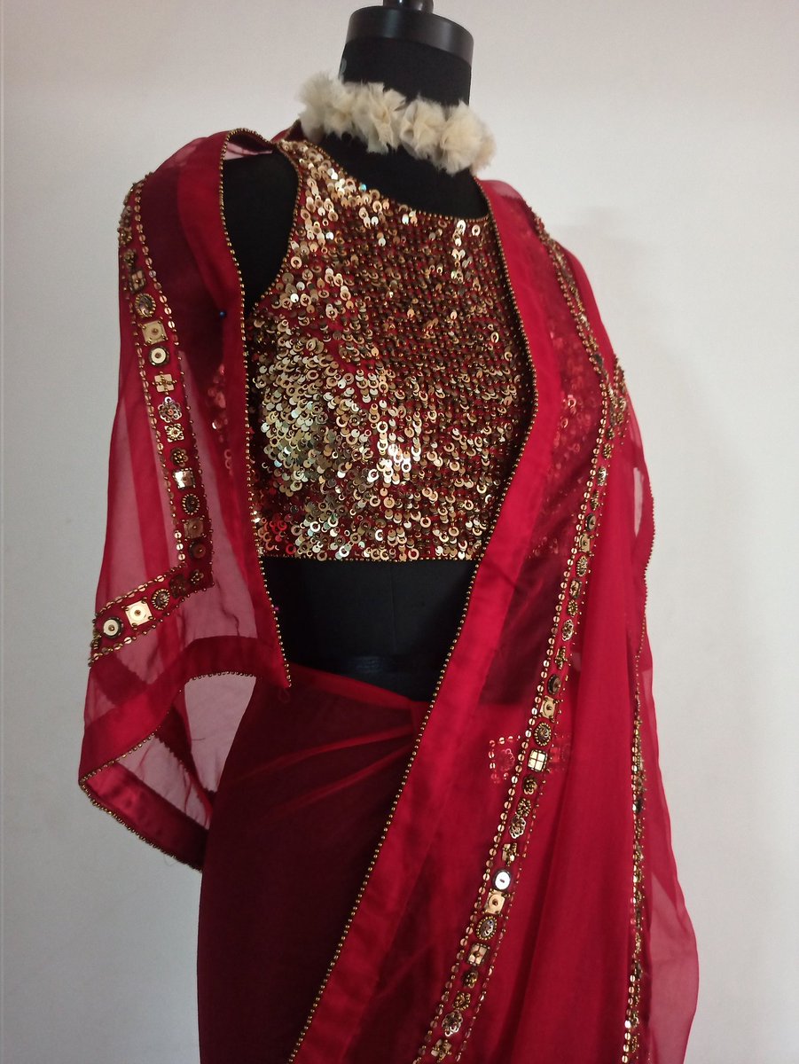 vonindia's tweet photo. Gearing up for festive...Monday studio π
ππ¦ππππππ
#KarwaChauth #festivewinter #vonindia #madeinindia https://t.co/GVnHYl5zBj