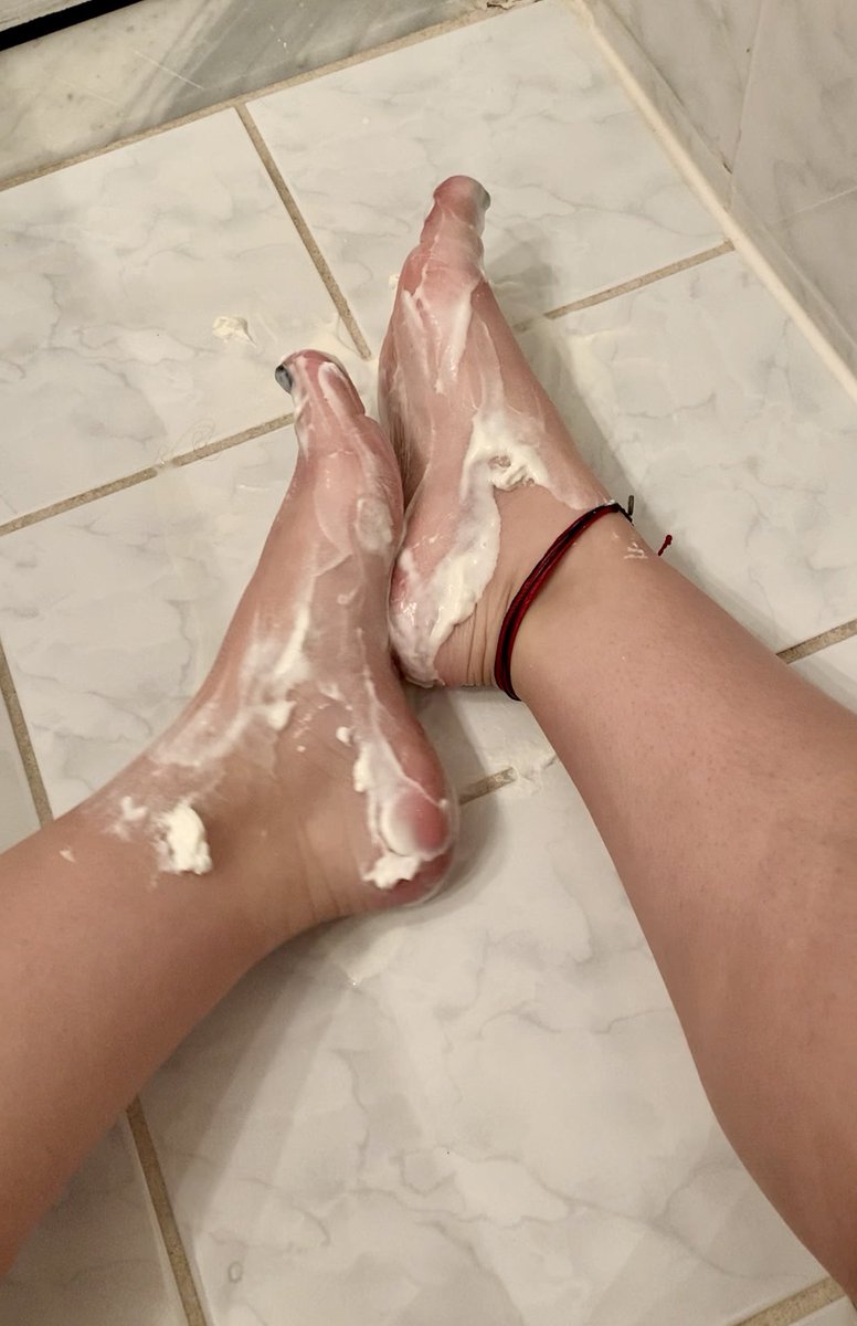 GFeeten's tweet photo. #creamedfeet #sweetfeet video’s up on my onlyfans https://t.co/CuZwybQfah https://t.co/nqYemqd9tC
